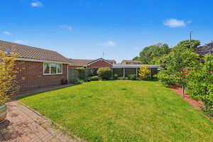 Pewit Close Holmewood